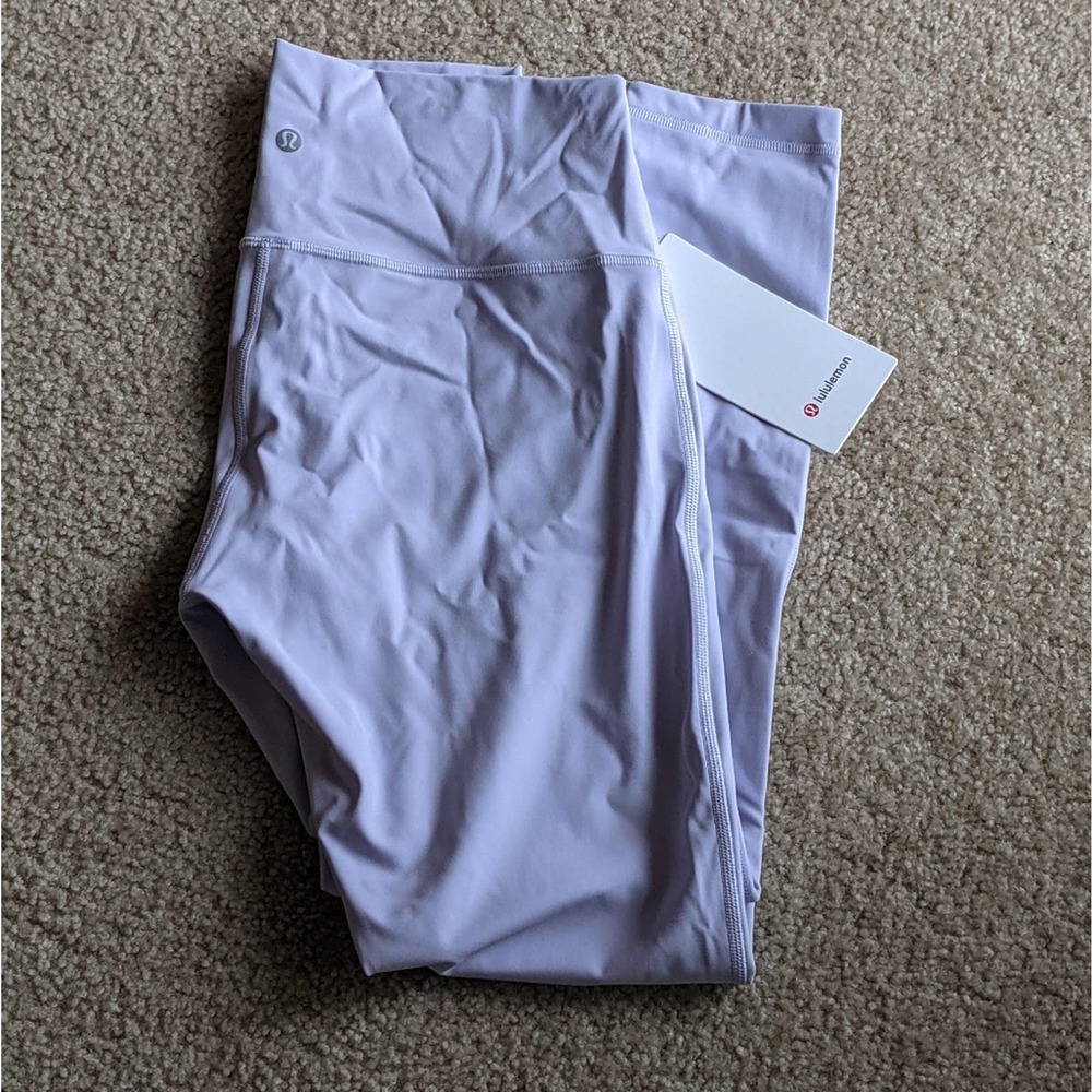 Lululemon Wunder Under High-Rise Tight 25"
8 NWT